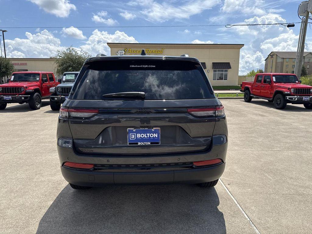 new 2025 Jeep Grand Cherokee car, priced at $37,266