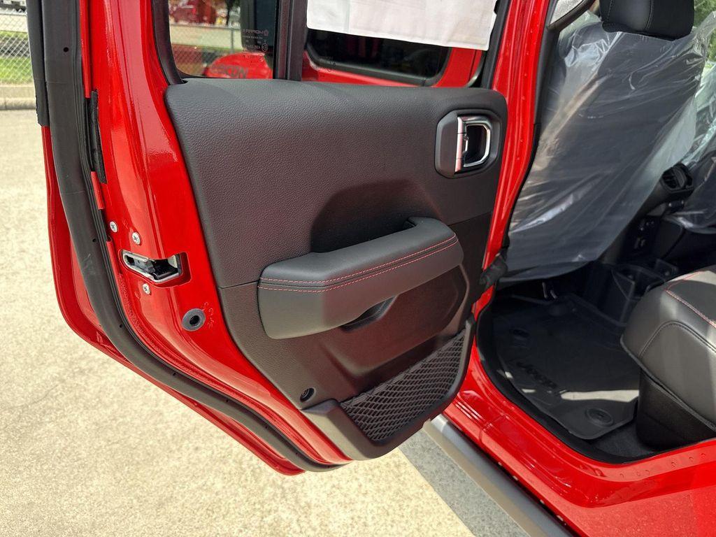 new 2025 Jeep Gladiator car, priced at $52,544