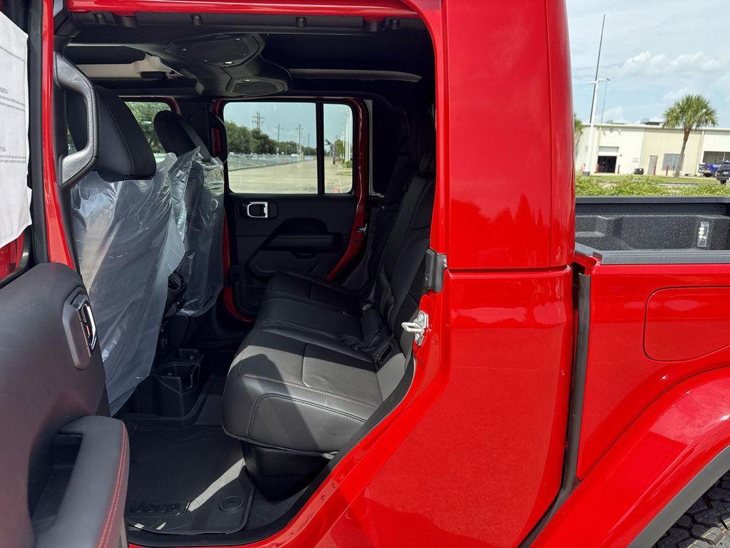 new 2025 Jeep Gladiator car, priced at $52,544