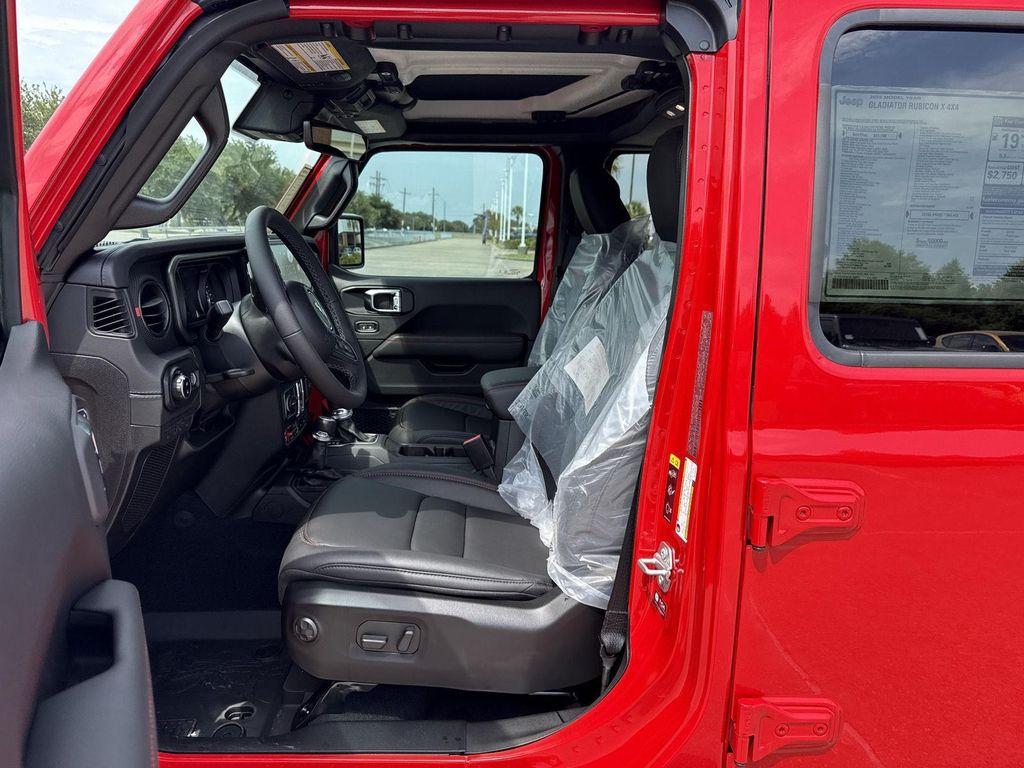new 2025 Jeep Gladiator car, priced at $52,544
