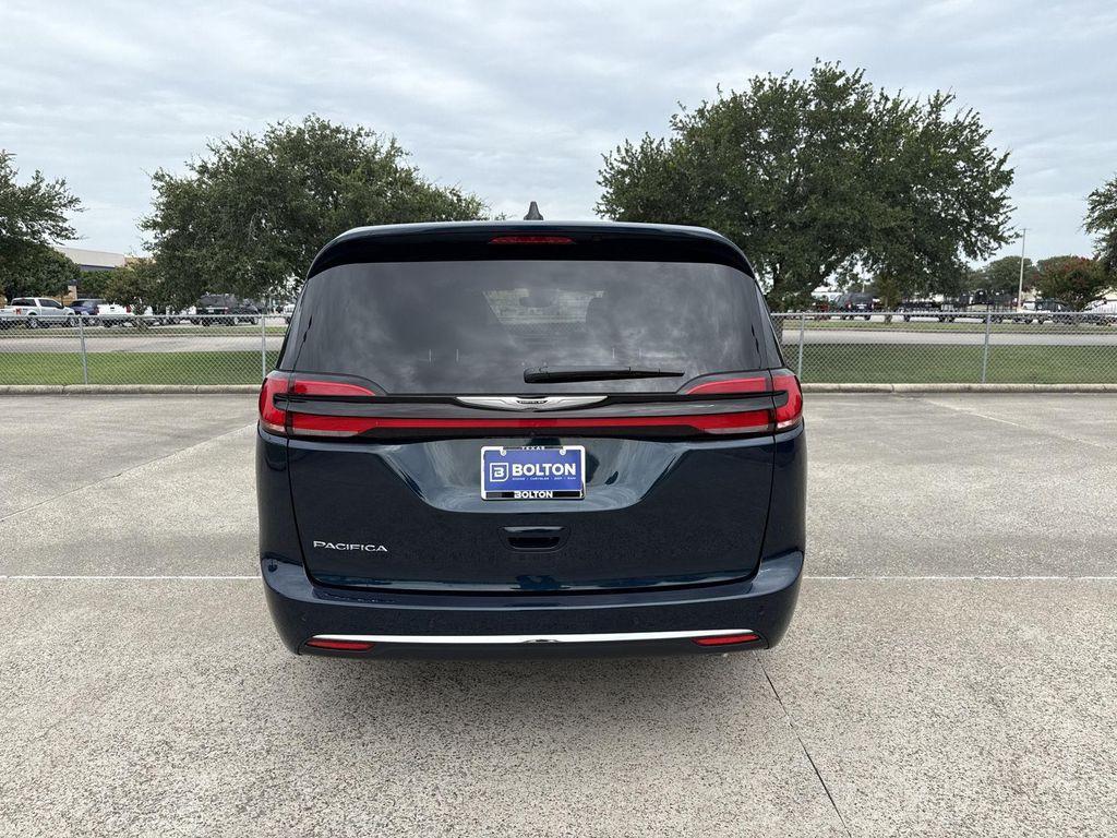 new 2025 Chrysler Pacifica car, priced at $32,516