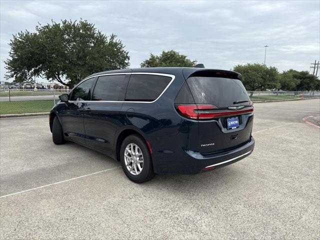 new 2025 Chrysler Pacifica car, priced at $40,016