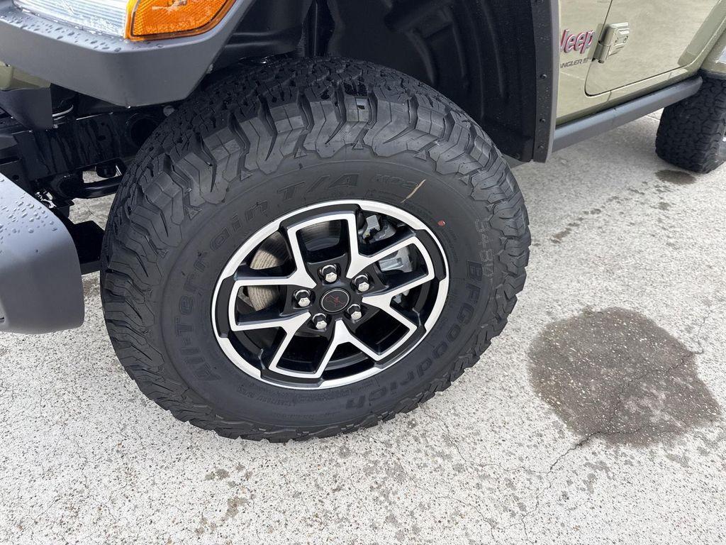 new 2025 Jeep Wrangler car, priced at $47,570