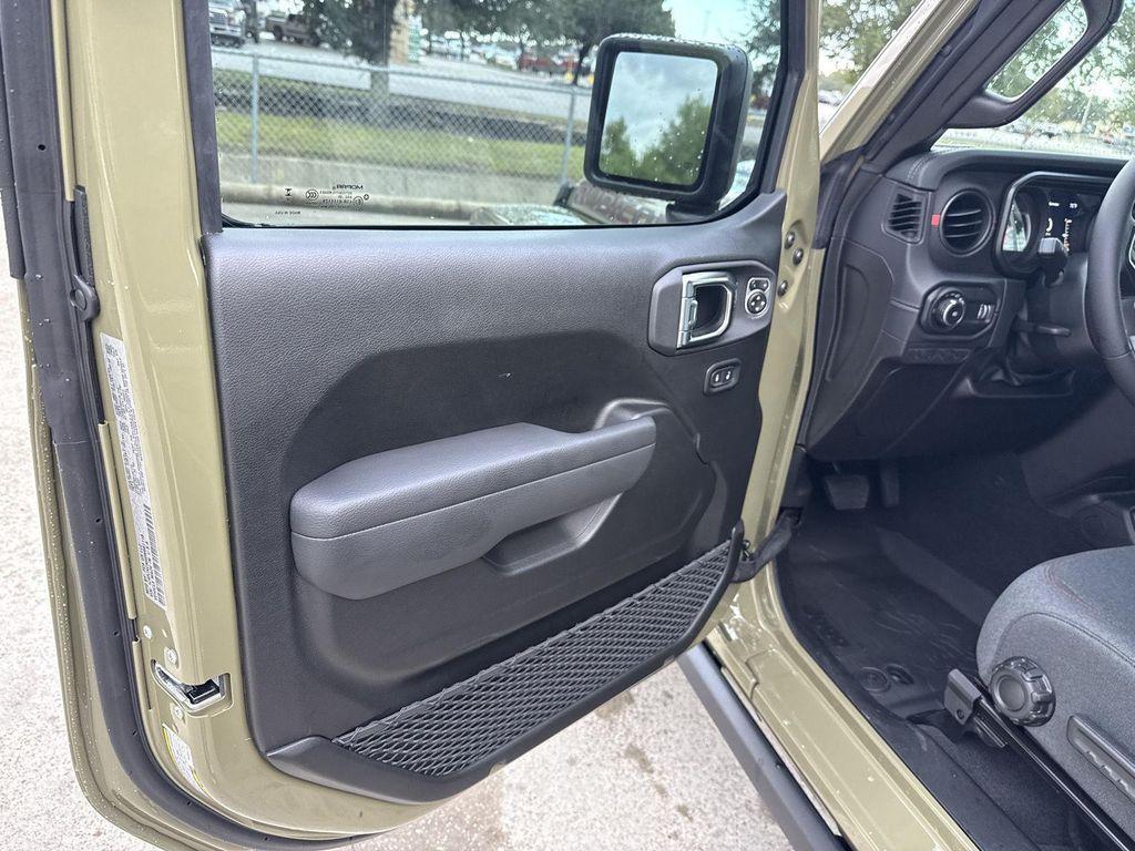 new 2025 Jeep Wrangler car, priced at $47,570