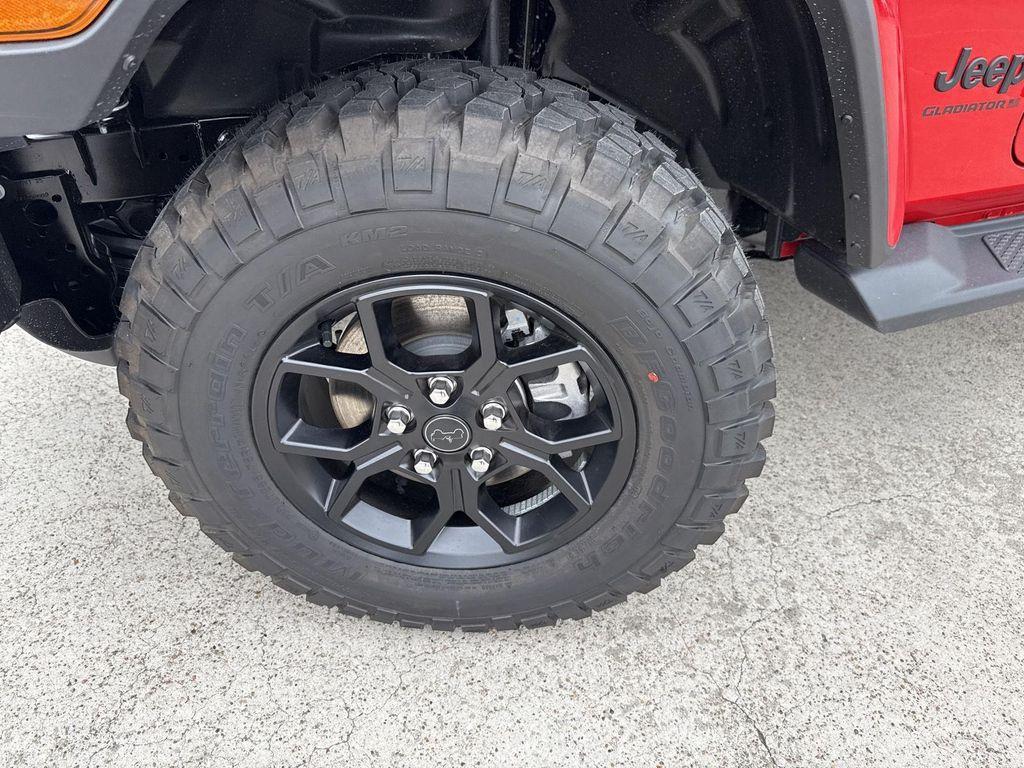 new 2025 Jeep Gladiator car, priced at $41,874