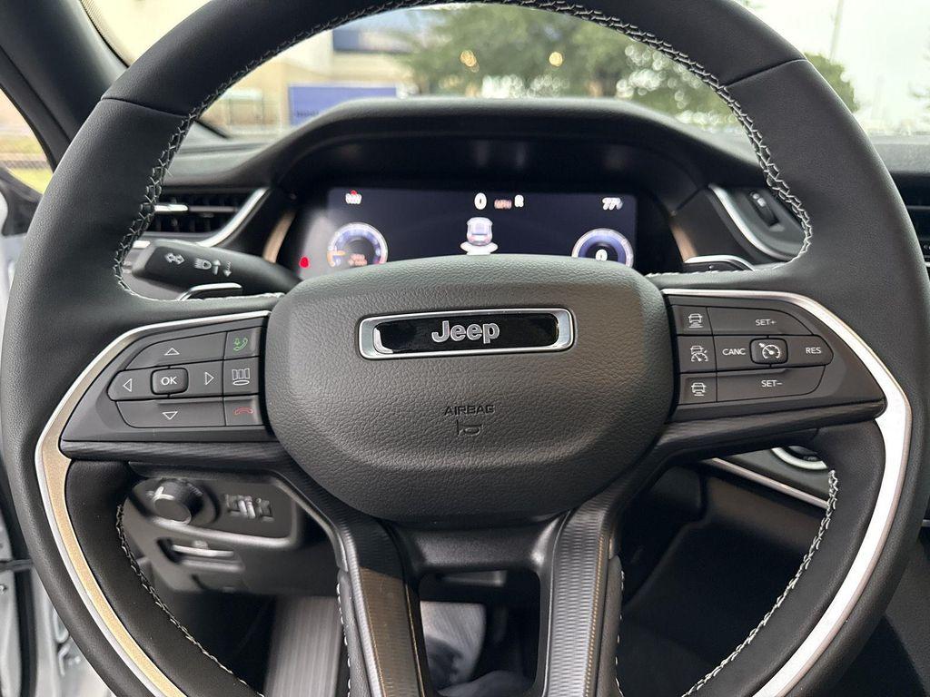 new 2025 Jeep Grand Cherokee L car, priced at $40,420