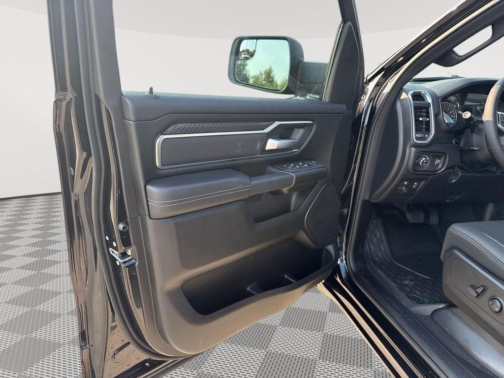 new 2025 Ram 1500 car, priced at $47,421