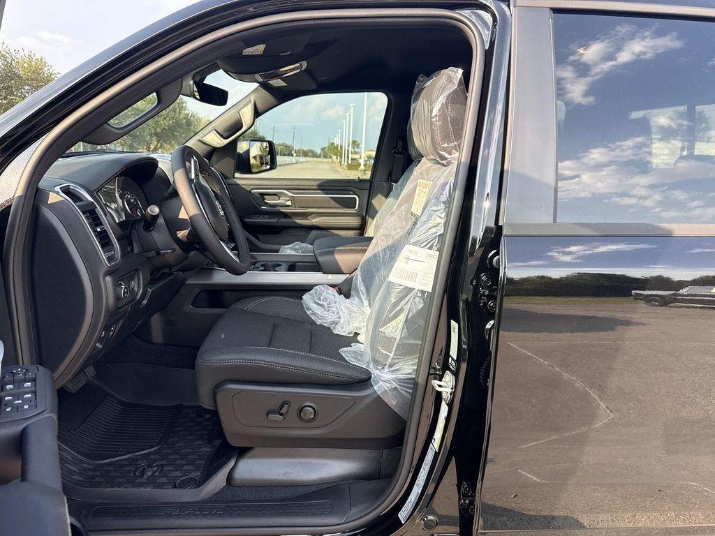 new 2025 Ram 1500 car, priced at $45,421