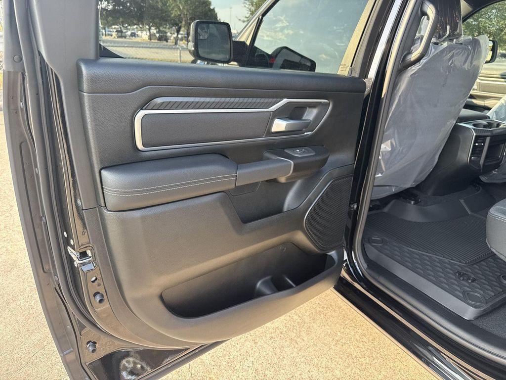 new 2025 Ram 1500 car, priced at $45,421