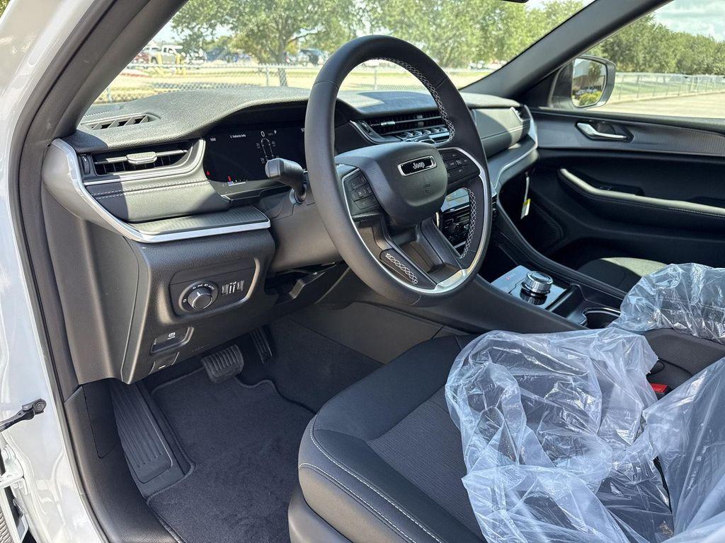 new 2025 Jeep Grand Cherokee L car, priced at $33,846