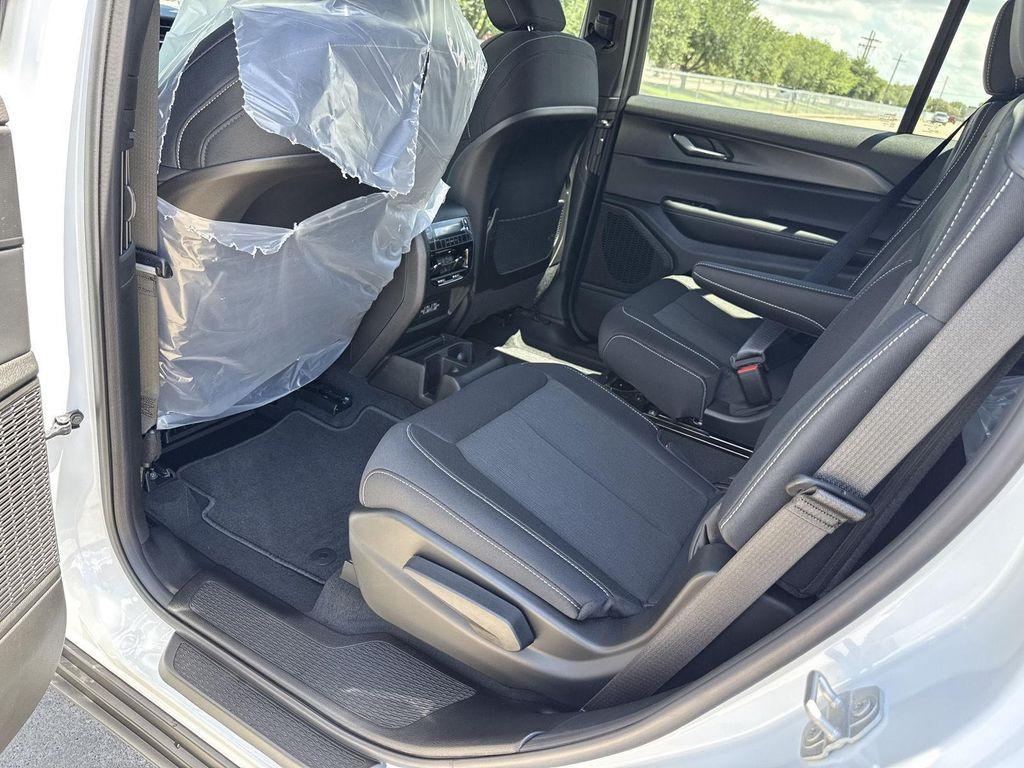 new 2025 Jeep Grand Cherokee L car, priced at $33,846