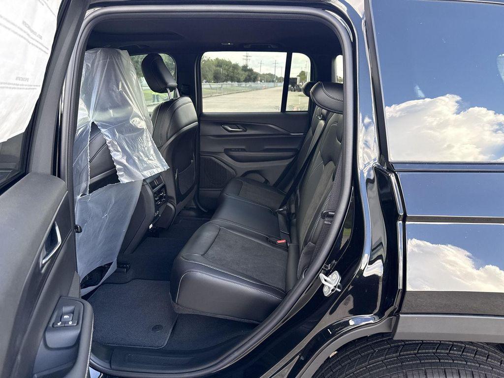 new 2025 Jeep Grand Cherokee car, priced at $39,726