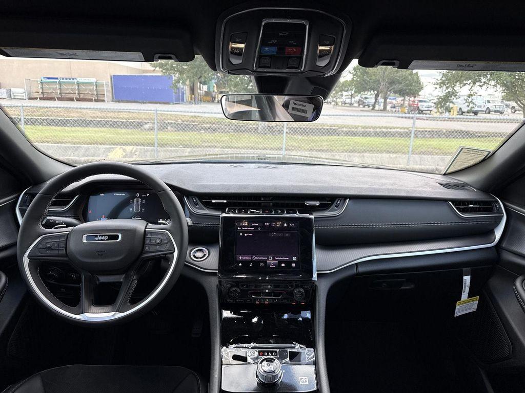 new 2025 Jeep Grand Cherokee car, priced at $39,726