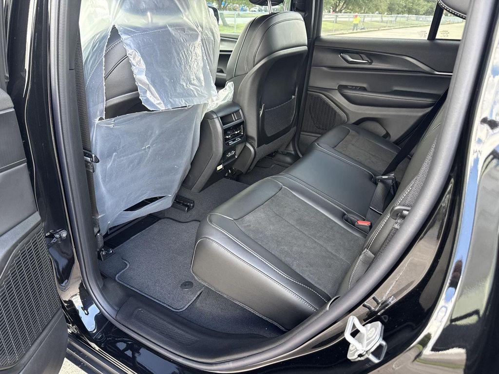 new 2025 Jeep Grand Cherokee car, priced at $39,726