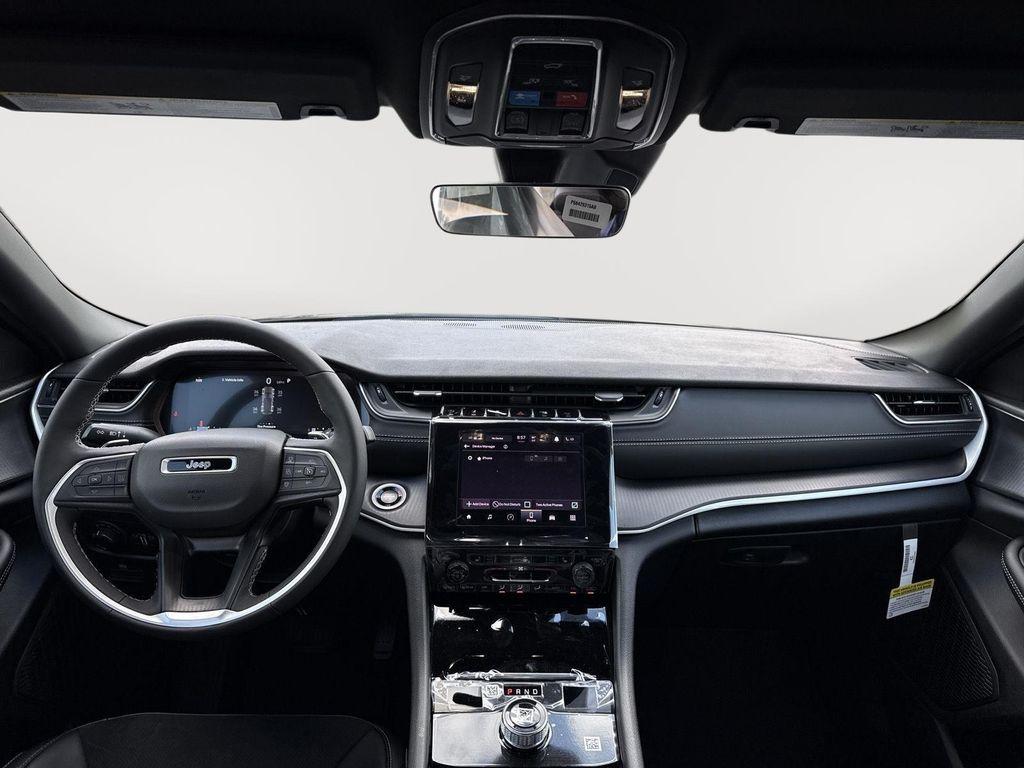 new 2025 Jeep Grand Cherokee car, priced at $40,226