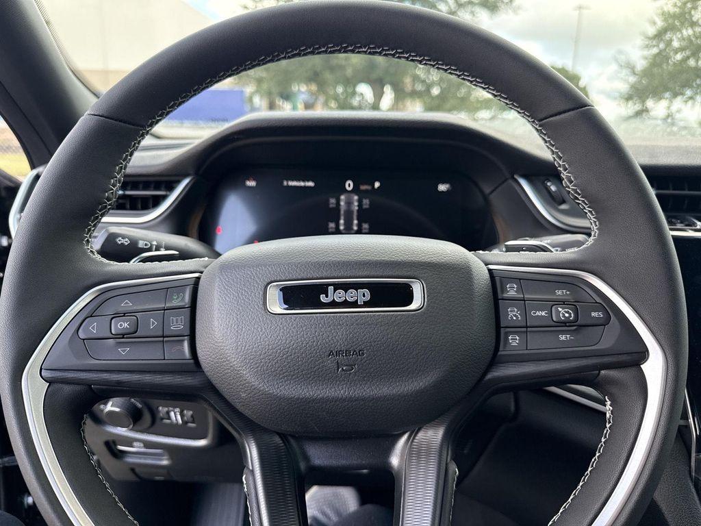 new 2025 Jeep Grand Cherokee car, priced at $39,726