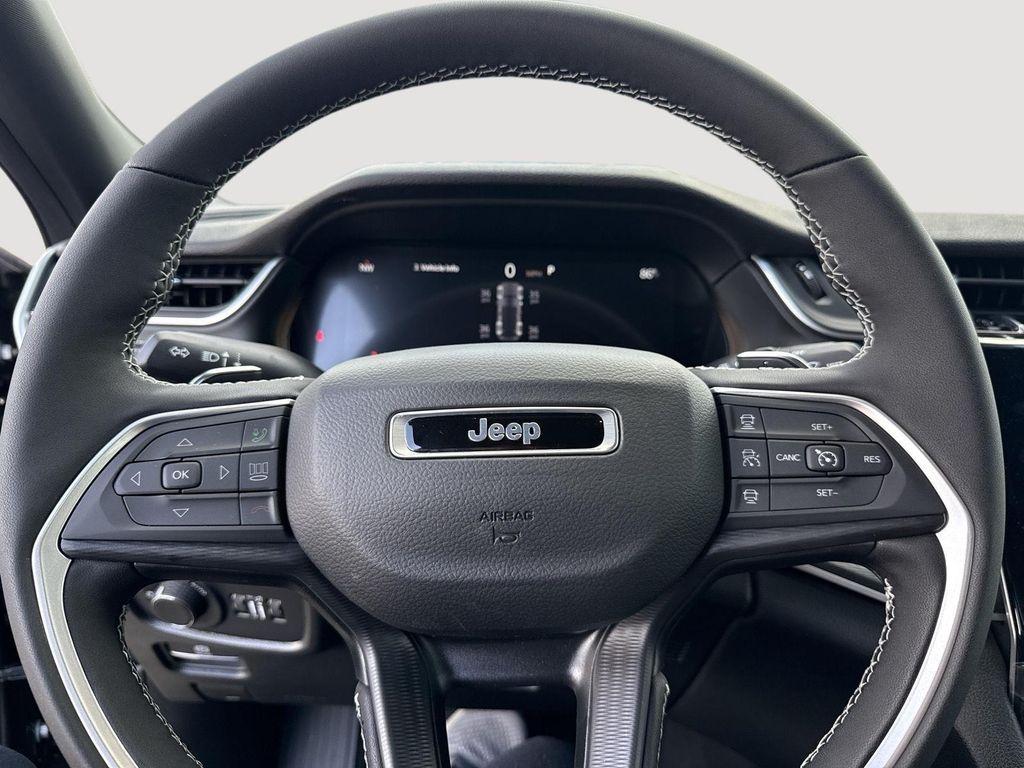 new 2025 Jeep Grand Cherokee car, priced at $40,226