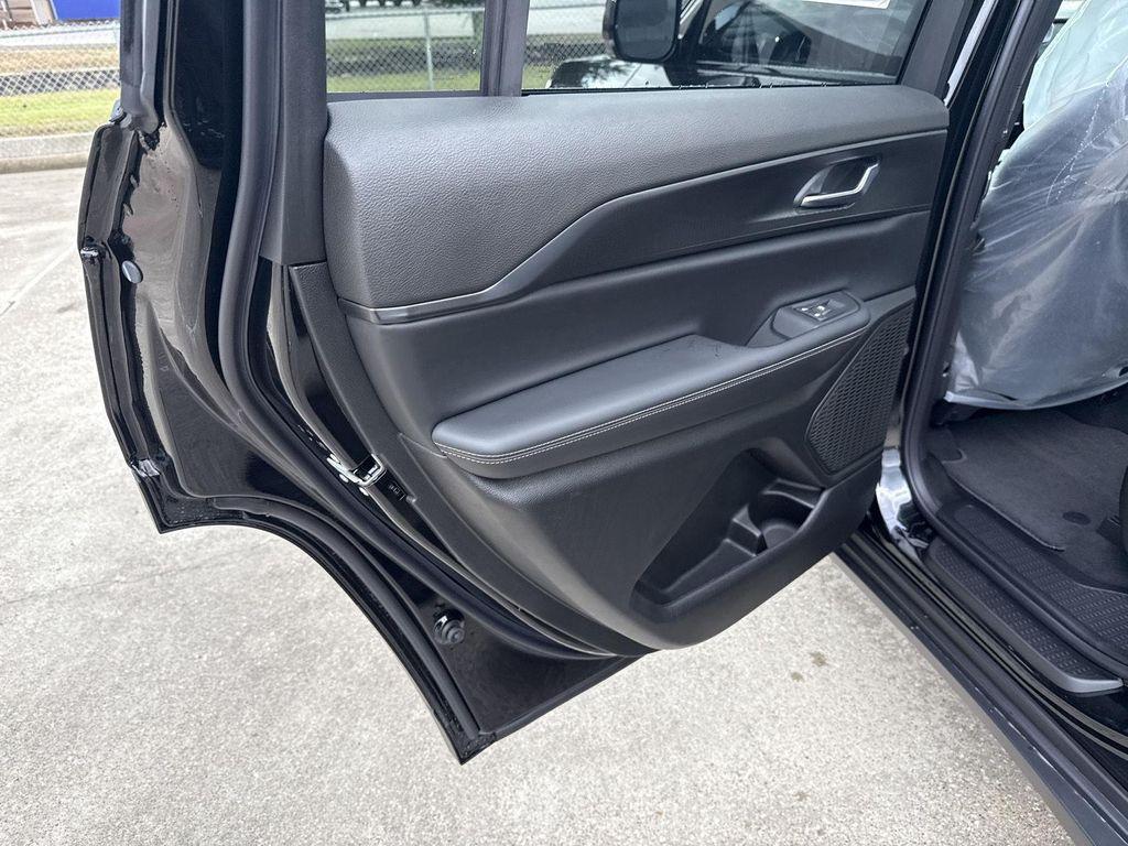 new 2025 Jeep Grand Cherokee L car, priced at $38,976