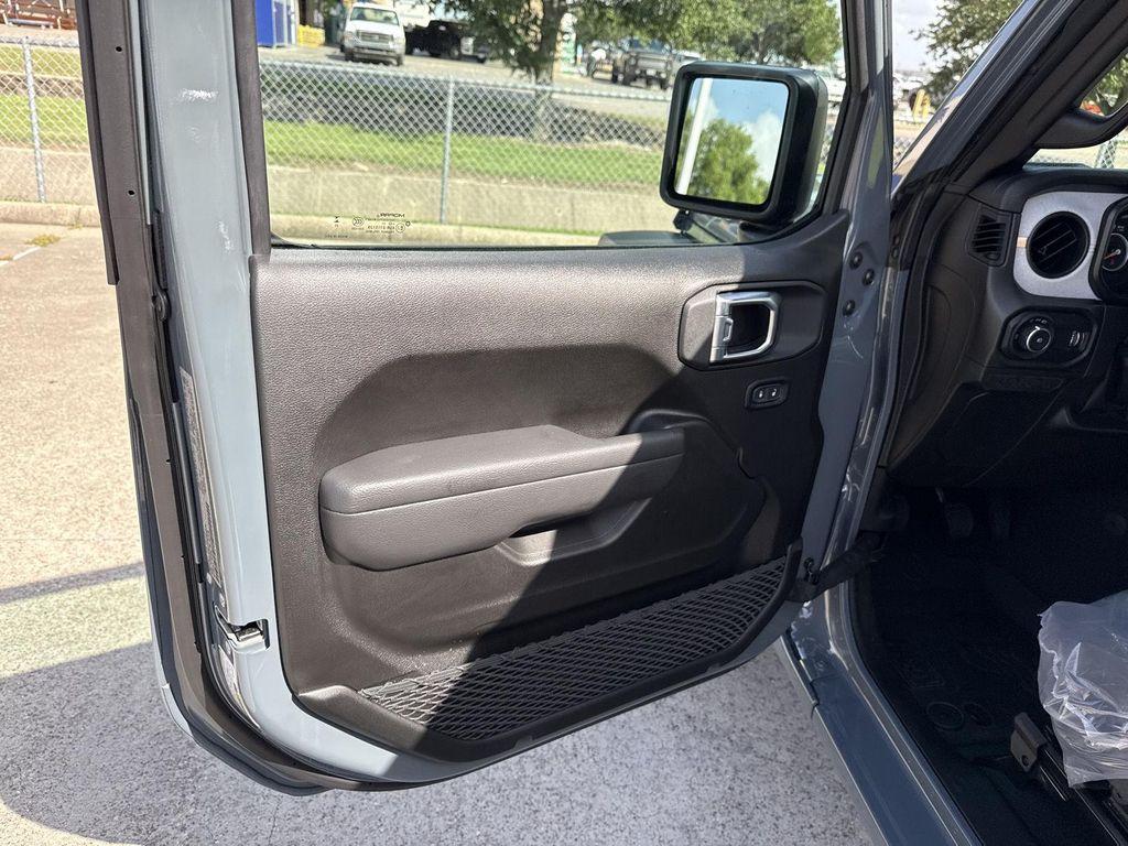 new 2025 Jeep Wrangler car, priced at $28,685