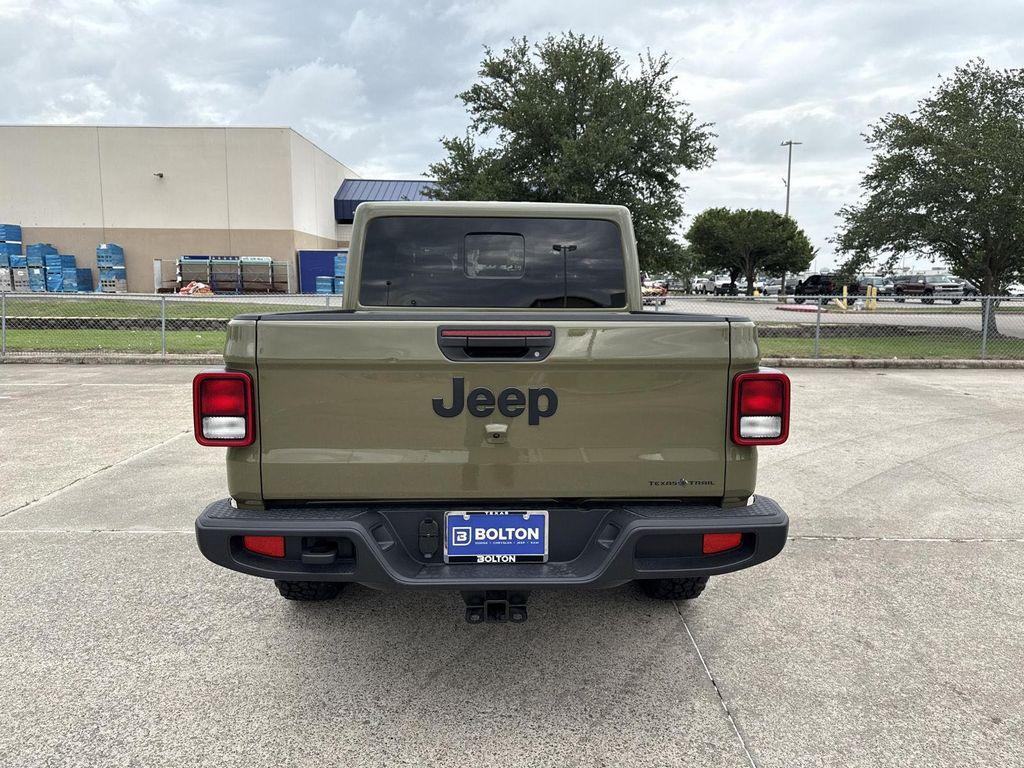 new 2025 Jeep Gladiator car, priced at $40,040