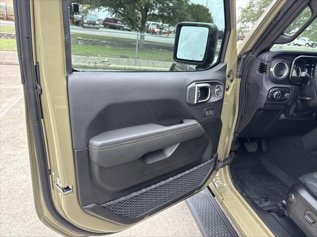 new 2025 Jeep Gladiator car, priced at $44,040