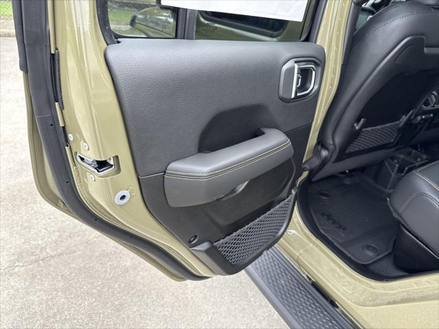 new 2025 Jeep Gladiator car, priced at $44,040