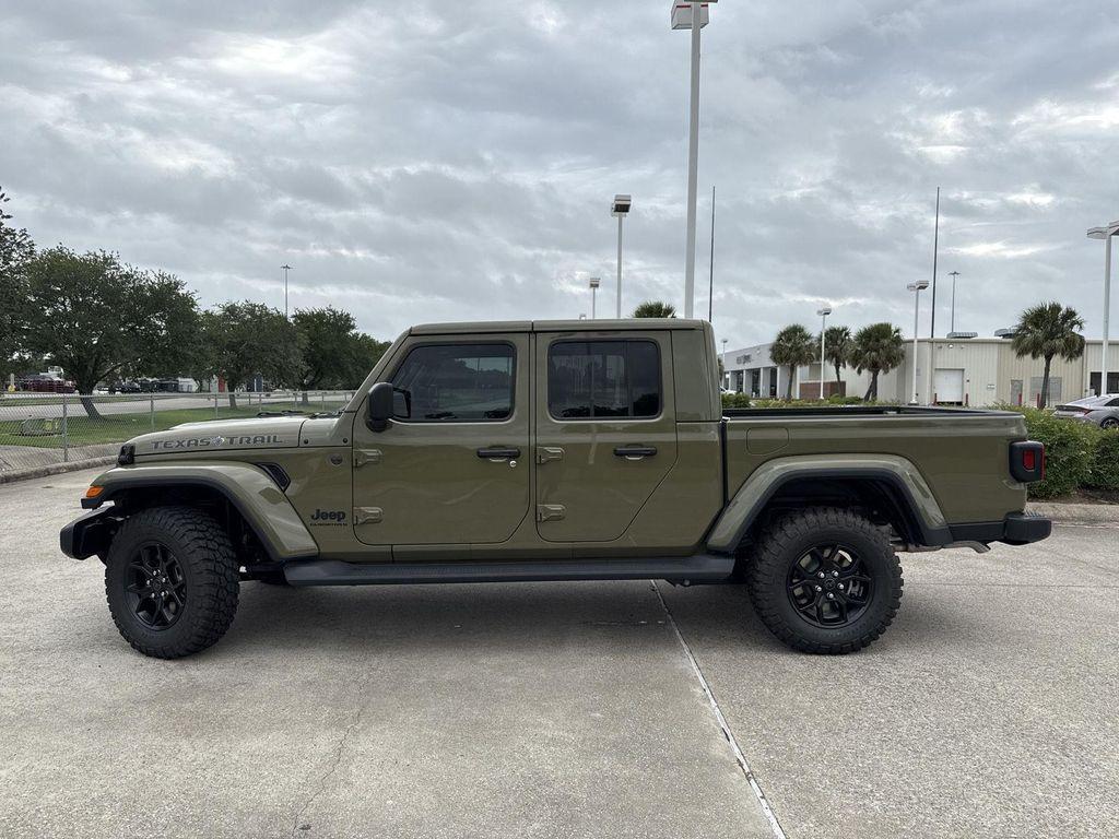 new 2025 Jeep Gladiator car, priced at $40,040