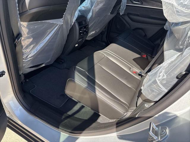 new 2025 Jeep Grand Cherokee car, priced at $40,035