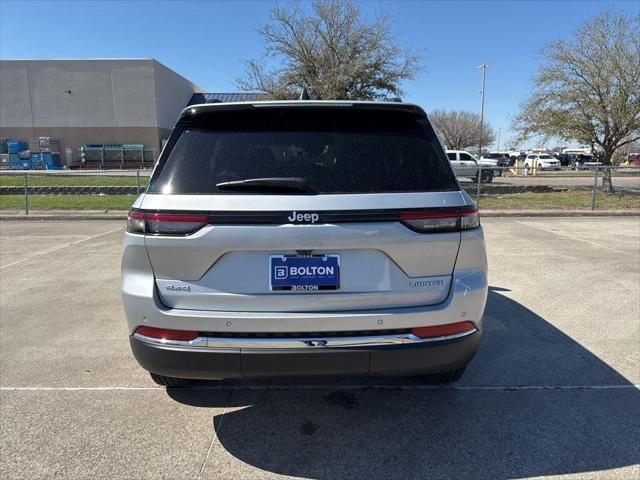 new 2025 Jeep Grand Cherokee car, priced at $40,035
