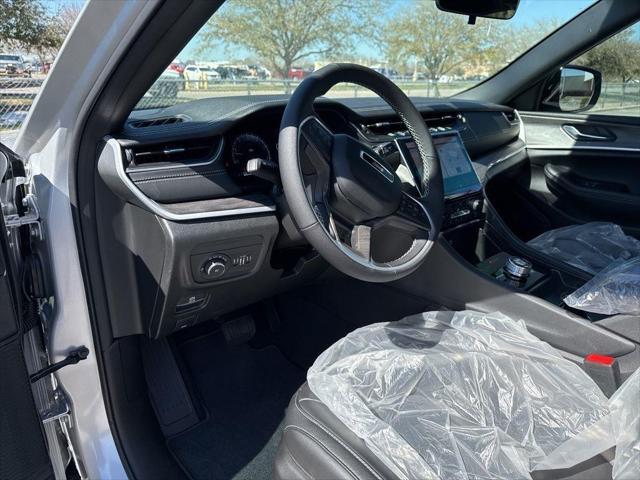 new 2025 Jeep Grand Cherokee car, priced at $40,035