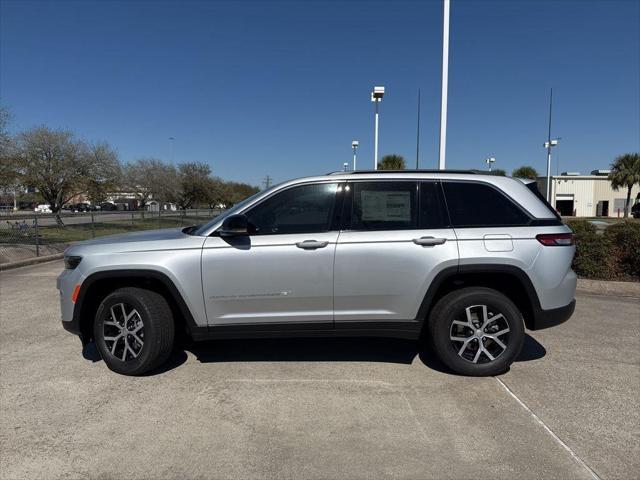 new 2025 Jeep Grand Cherokee car, priced at $40,035