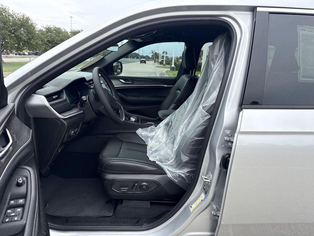 new 2025 Jeep Grand Cherokee L car, priced at $42,631