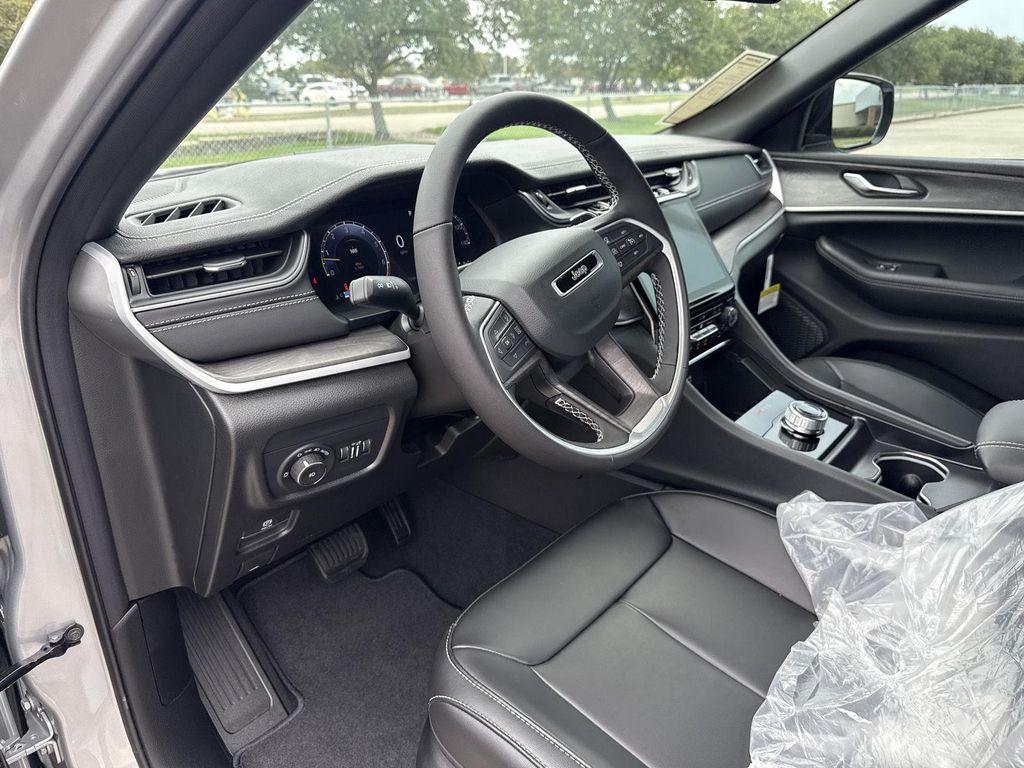 new 2025 Jeep Grand Cherokee L car, priced at $42,631