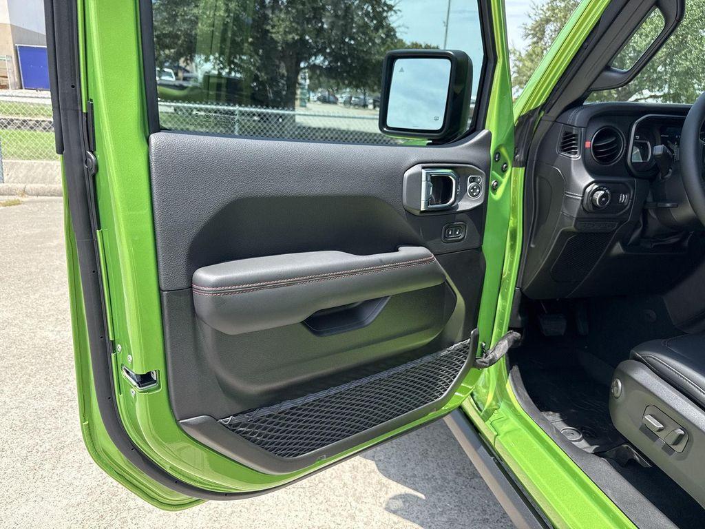 new 2025 Jeep Wrangler car, priced at $64,595