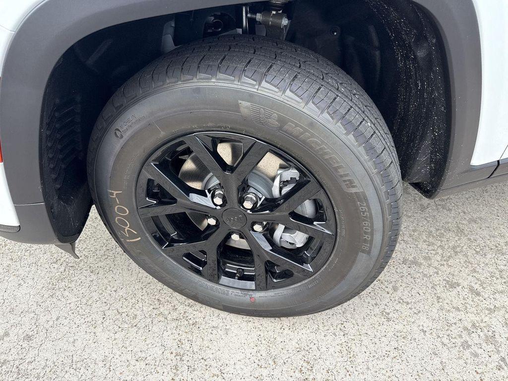 new 2025 Jeep Grand Cherokee L car, priced at $40,900