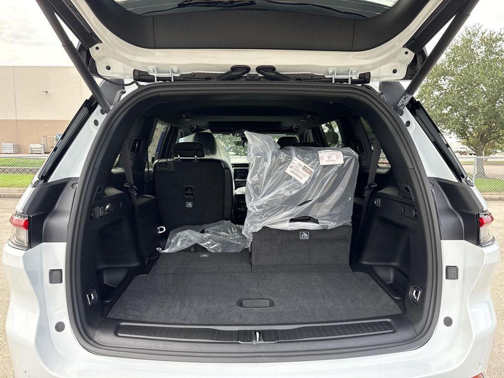 new 2025 Jeep Grand Cherokee L car, priced at $40,900