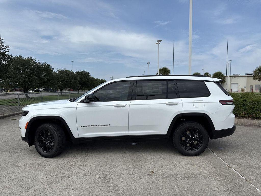 new 2025 Jeep Grand Cherokee L car, priced at $40,900