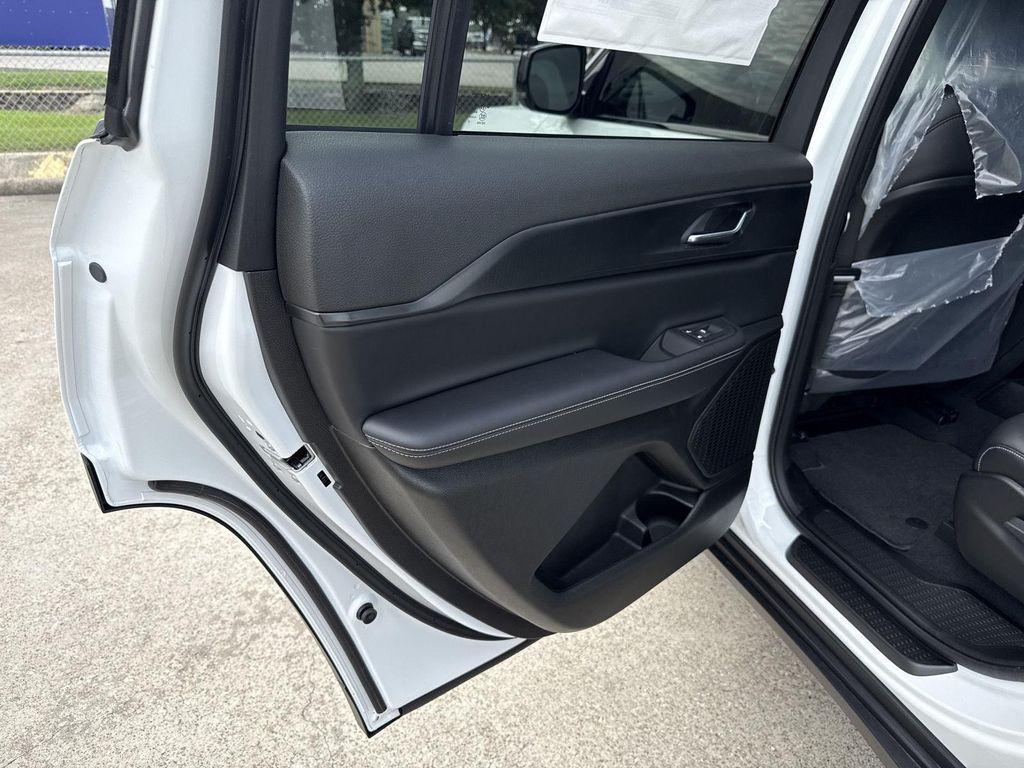 new 2025 Jeep Grand Cherokee L car, priced at $40,900