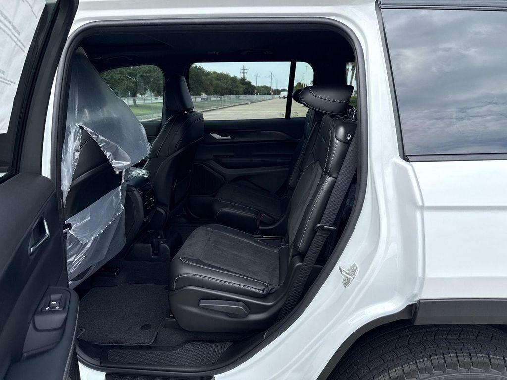 new 2025 Jeep Grand Cherokee L car, priced at $40,900