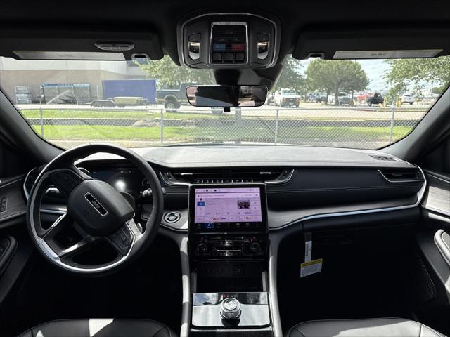 new 2025 Jeep Grand Cherokee car, priced at $41,977