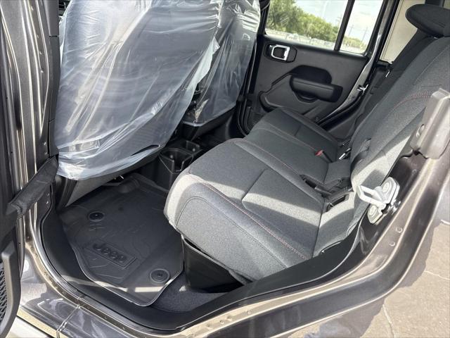 new 2025 Jeep Gladiator car, priced at $48,662