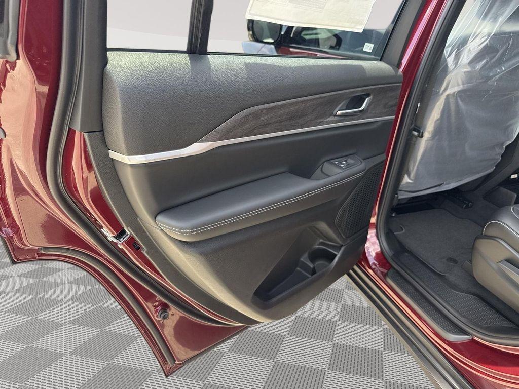 new 2025 Jeep Grand Cherokee L car, priced at $47,901