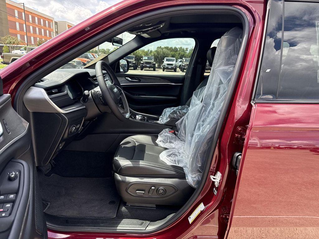 new 2025 Jeep Grand Cherokee L car, priced at $48,501