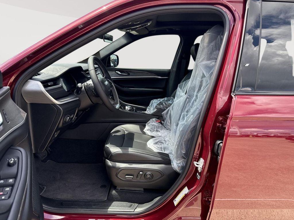 new 2025 Jeep Grand Cherokee L car, priced at $47,901