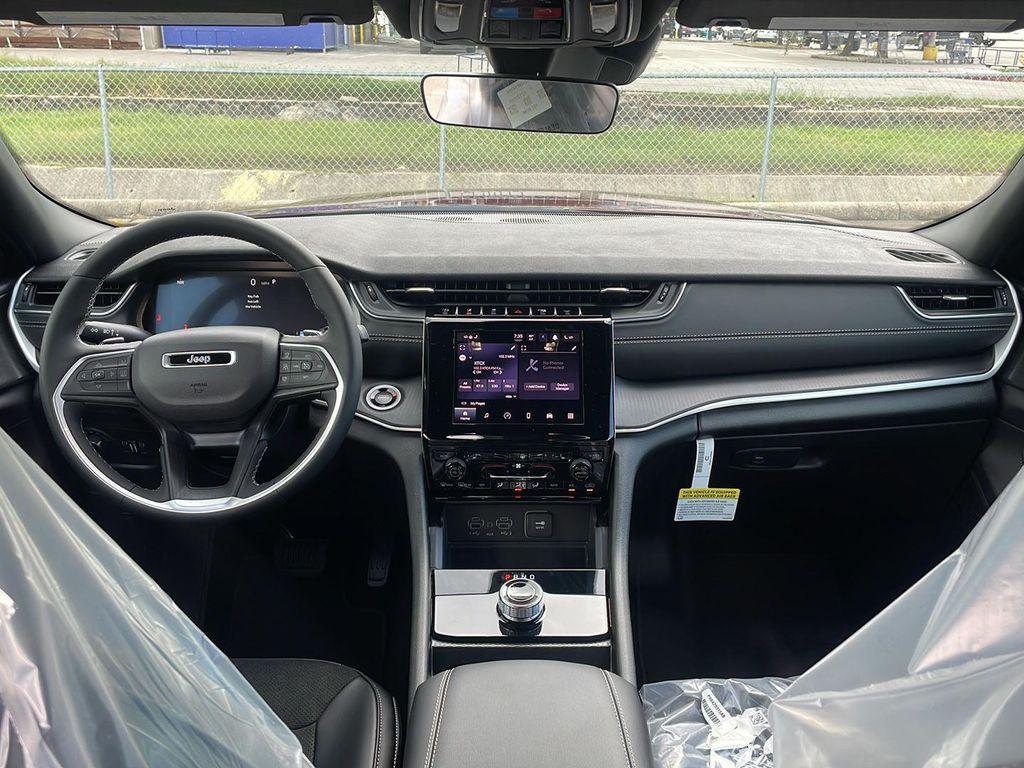 new 2025 Jeep Grand Cherokee car, priced at $38,366