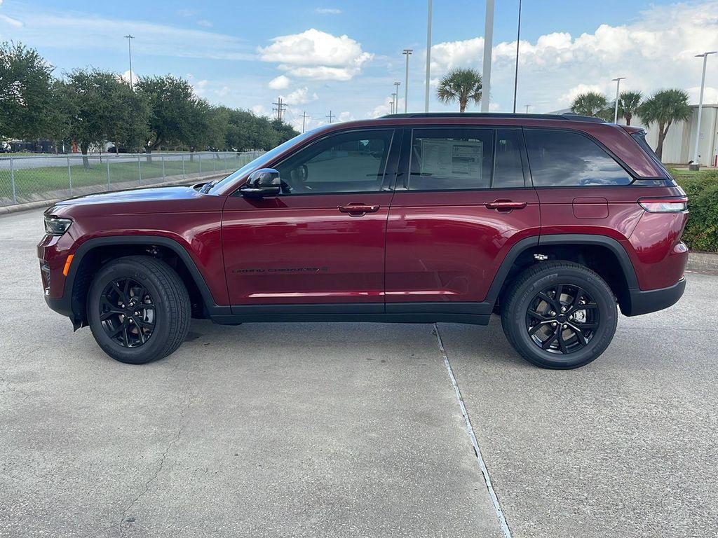 new 2025 Jeep Grand Cherokee car, priced at $38,366