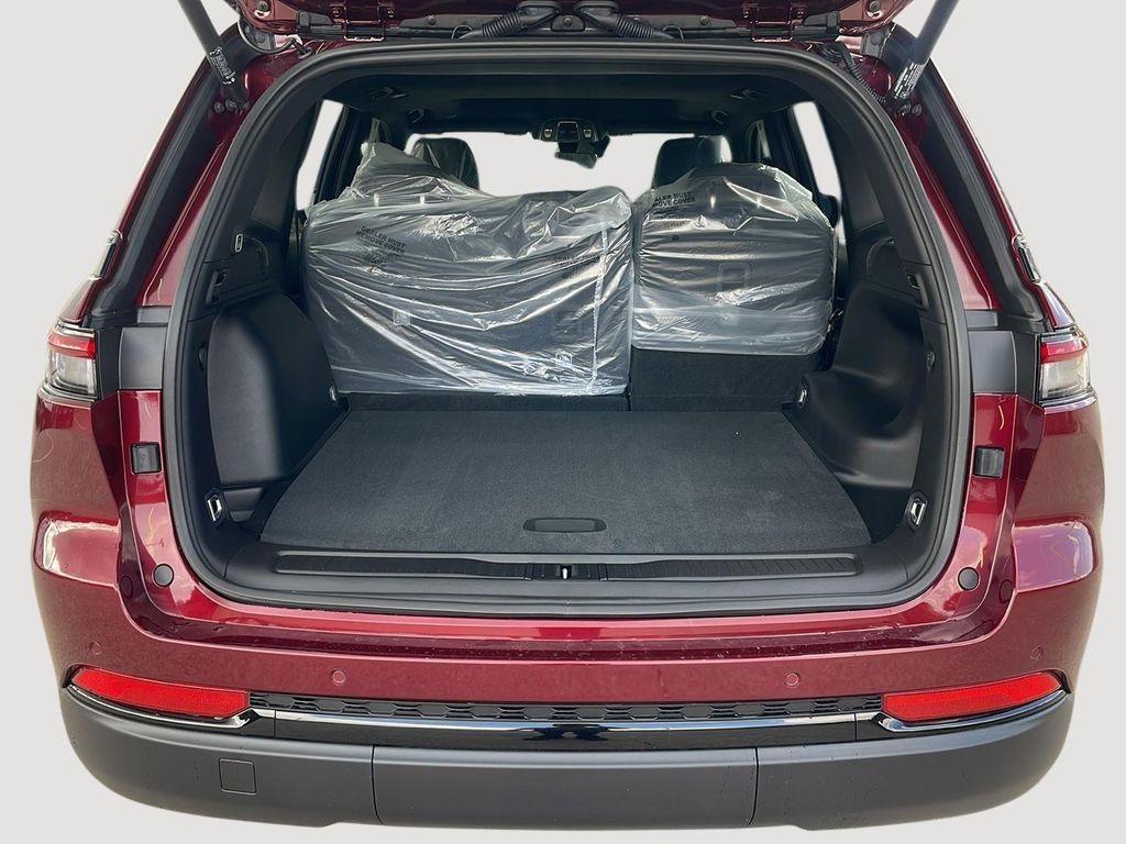 new 2025 Jeep Grand Cherokee car, priced at $38,266