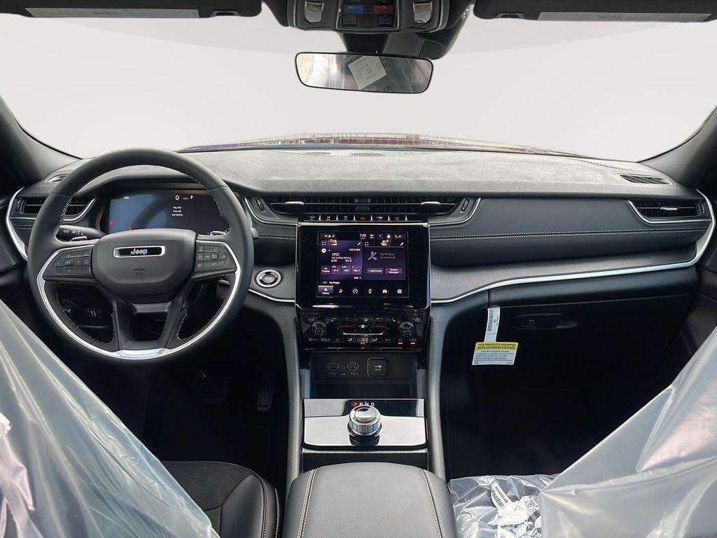 new 2025 Jeep Grand Cherokee car, priced at $38,266