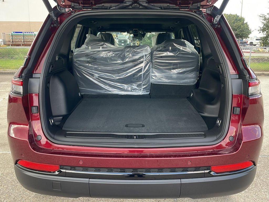 new 2025 Jeep Grand Cherokee car, priced at $38,366