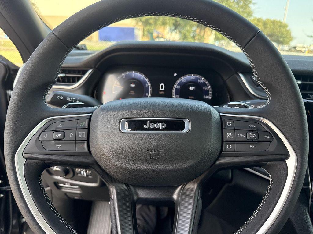 new 2025 Jeep Grand Cherokee L car, priced at $36,828